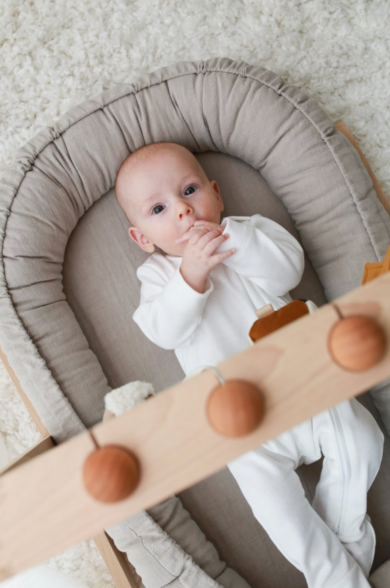 Babynest aus Leinen mit Schaumstoffmatratze | Beige